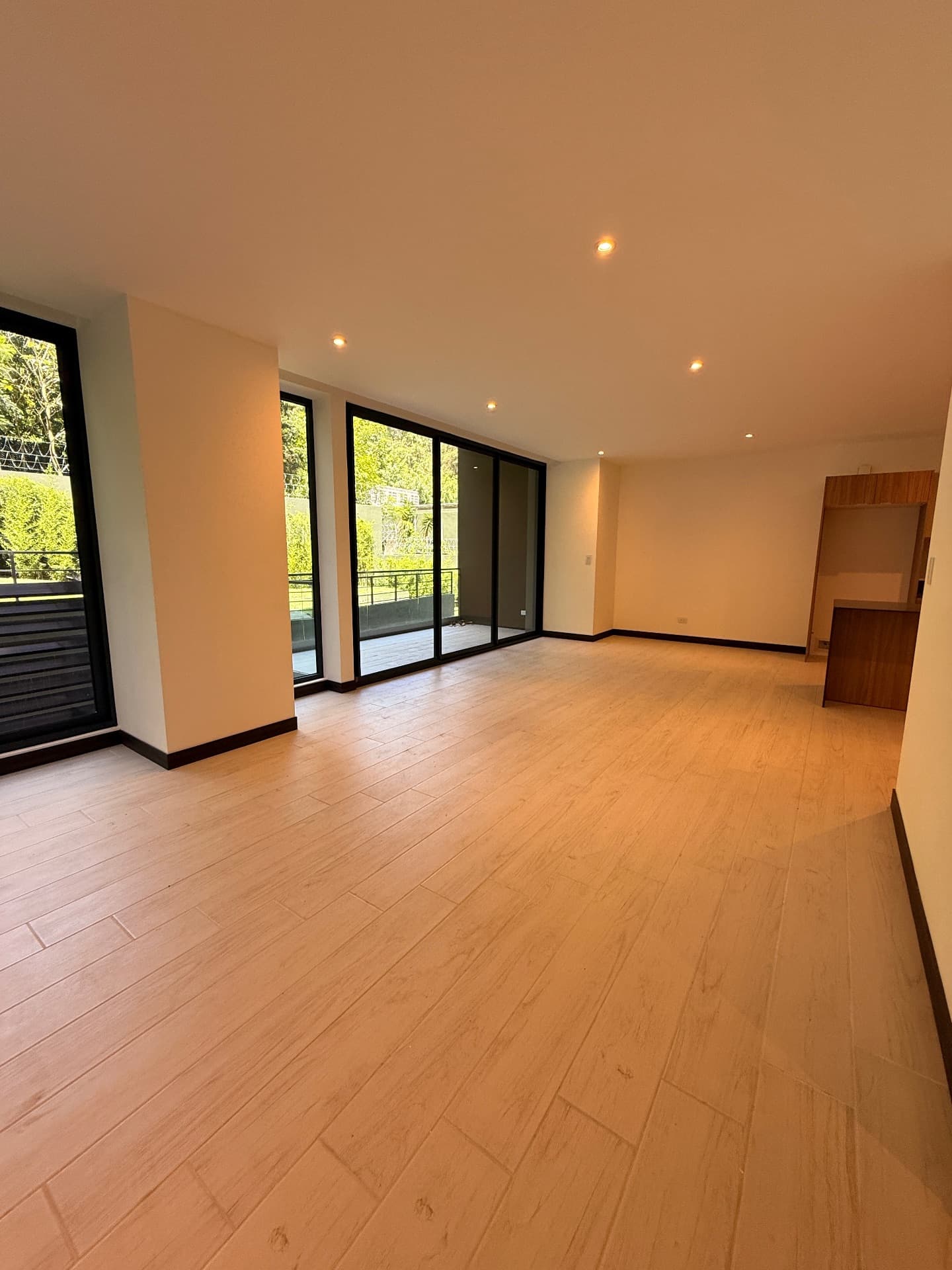 Apartamento en venta | 139 mts2 | 3 habitaciones | 3 parqueos | Spazio zona 15