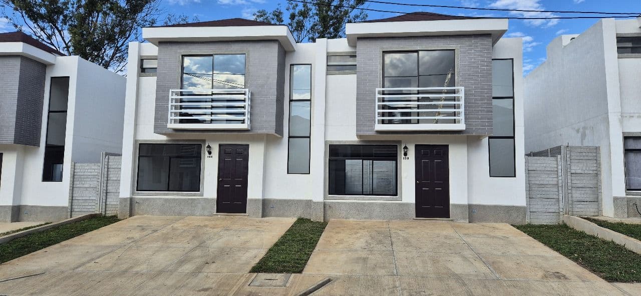 Venta Casas en Condominio Santa Fe, Sector Altana