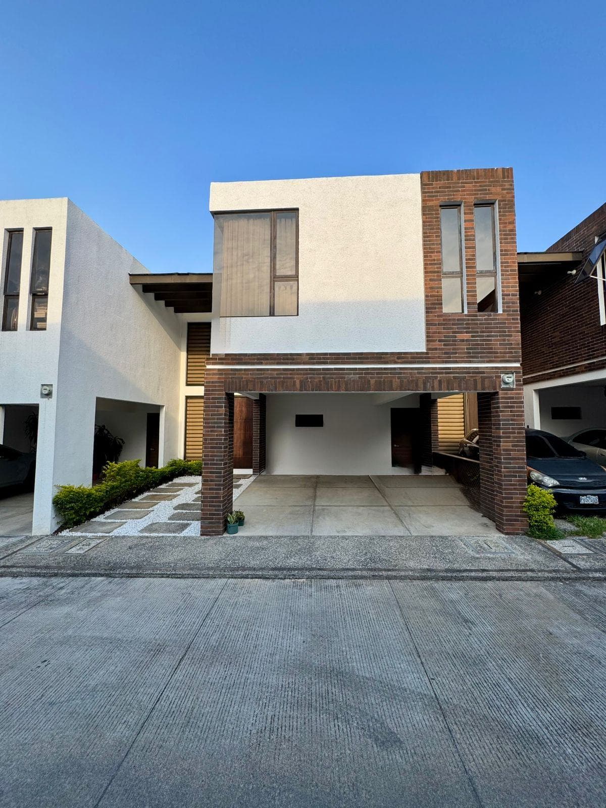 Venta casa en condominio zona 16