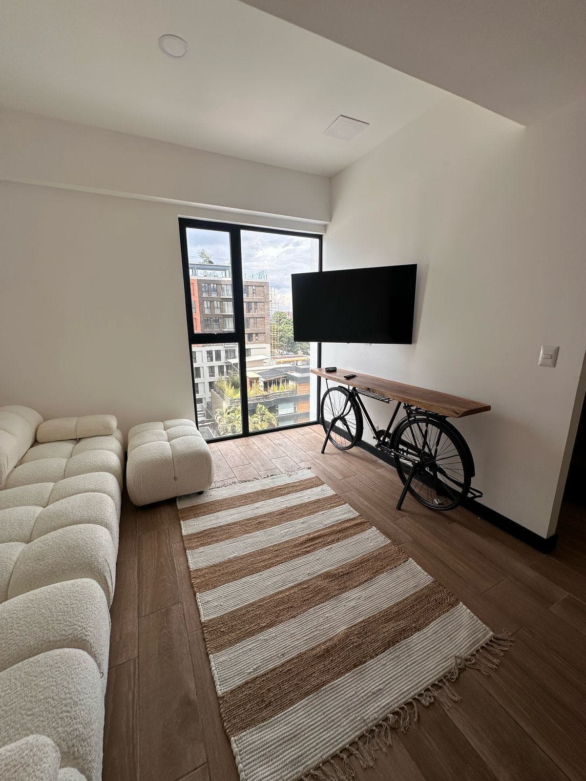 VENTA APARTAMENTO CON TERRAZA SENSETI ZONA 10