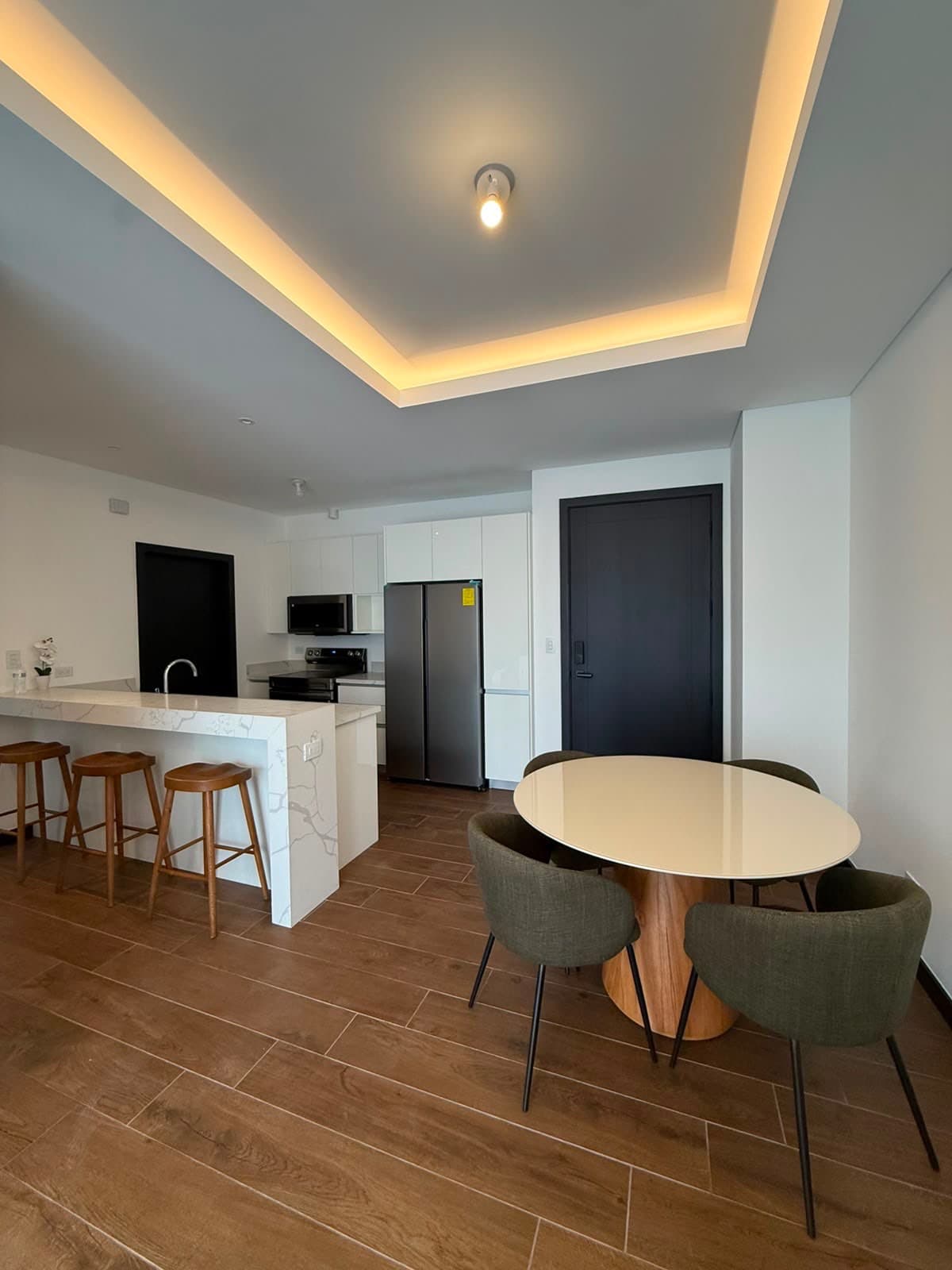 Alquiler apartamento Lirios de Cayala amueblado