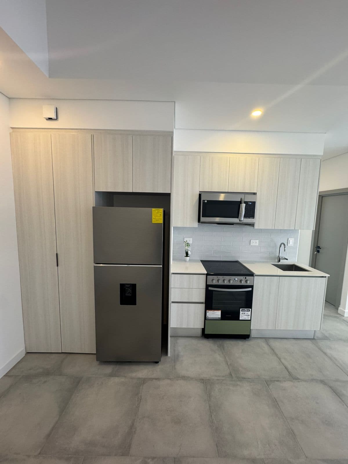 Listing image 1