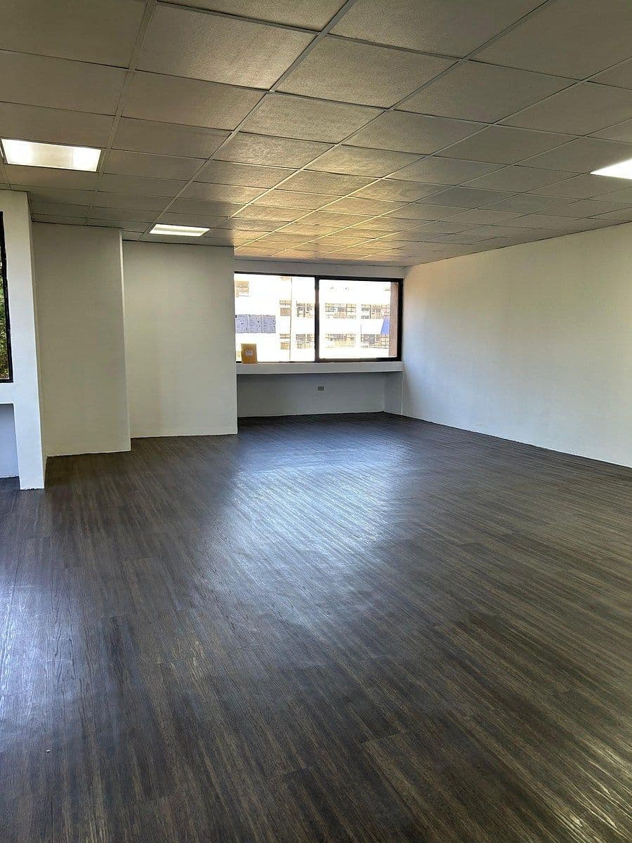 Oficina en venta o renta, zona 4