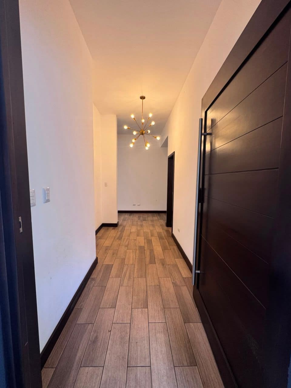HERMOSA CASA DE UNA PLANTA EN JARDINES DE SAN ISIDRO ZONA 16 - Image 2