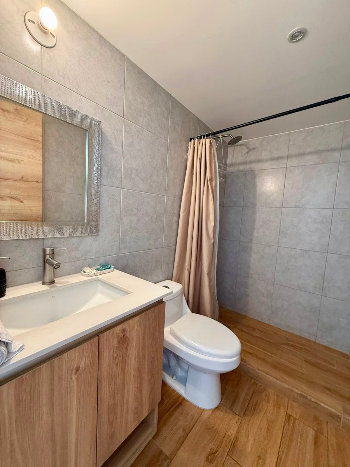 Listing image 5